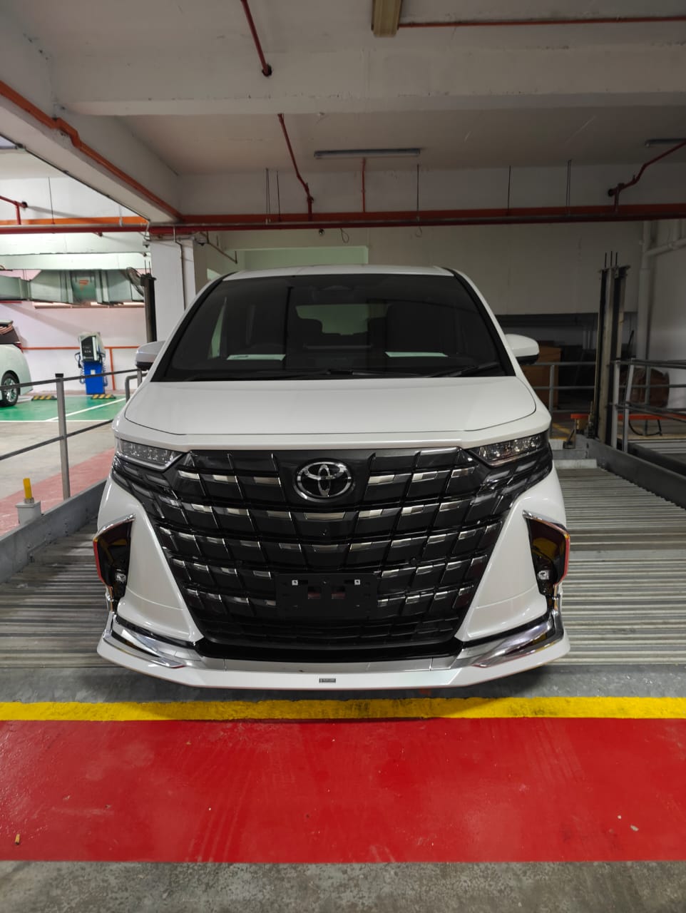 2023 toyota white (1)