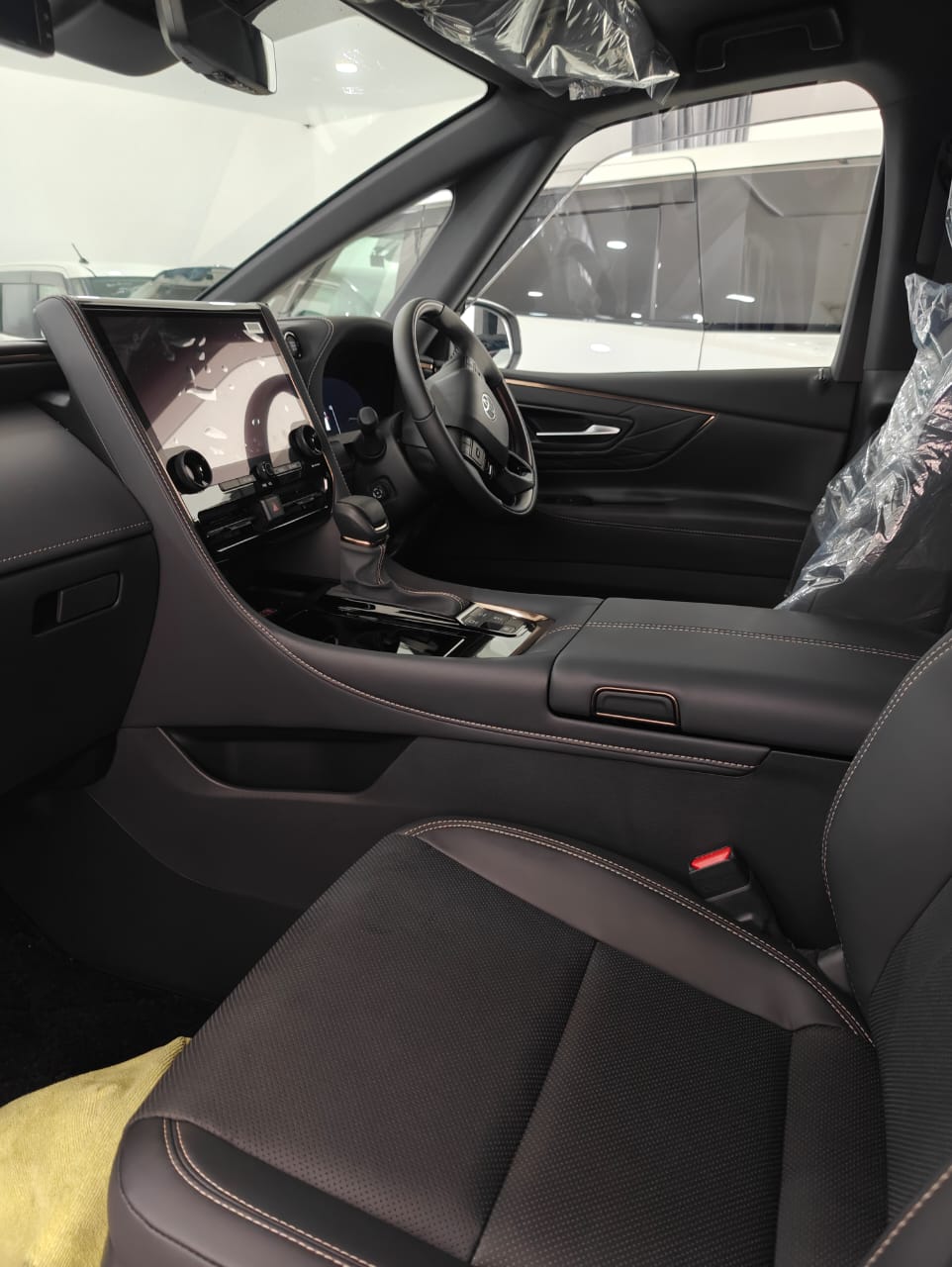 2023 toyota white (3)