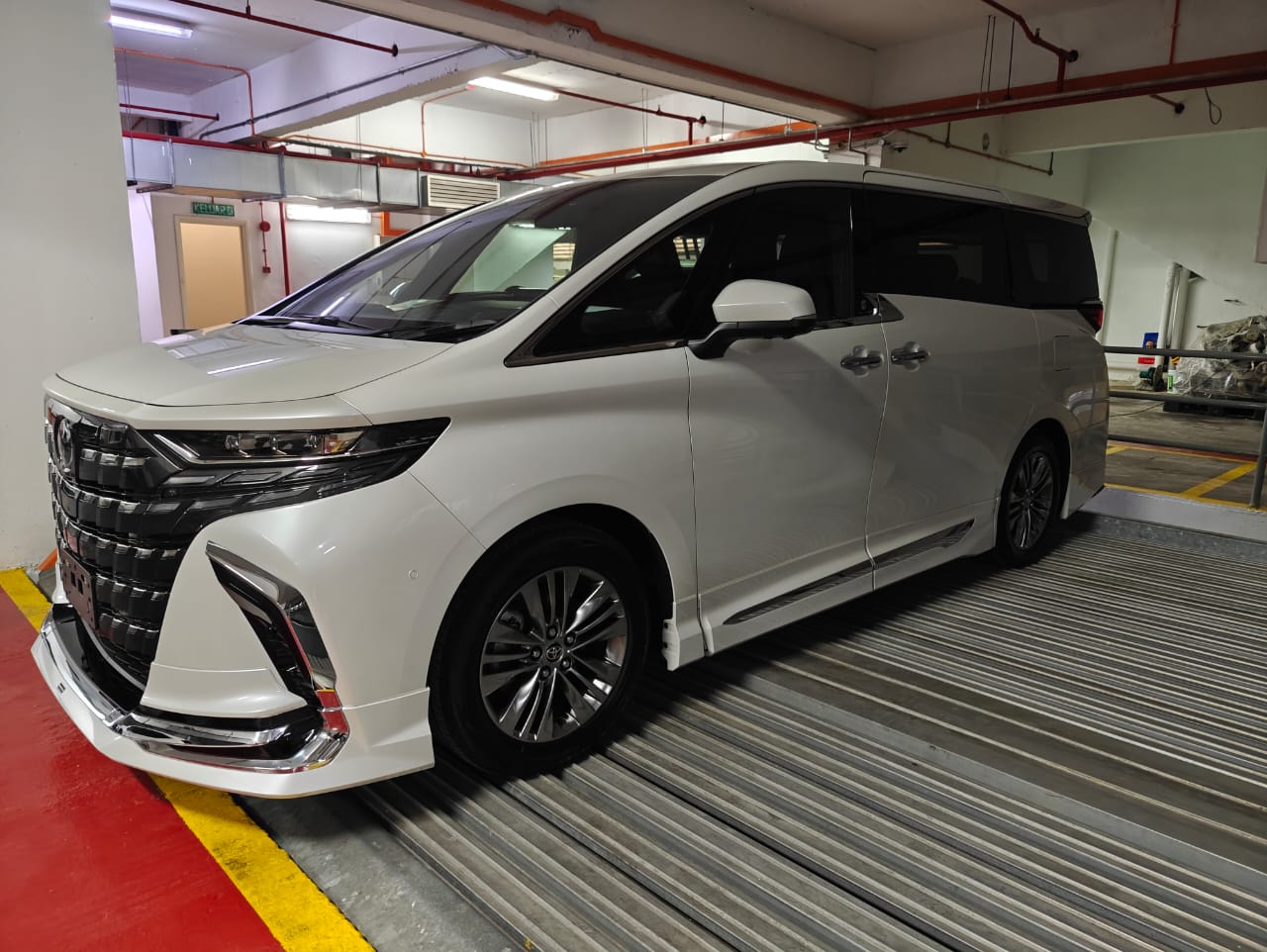 2023 toyota white (5)