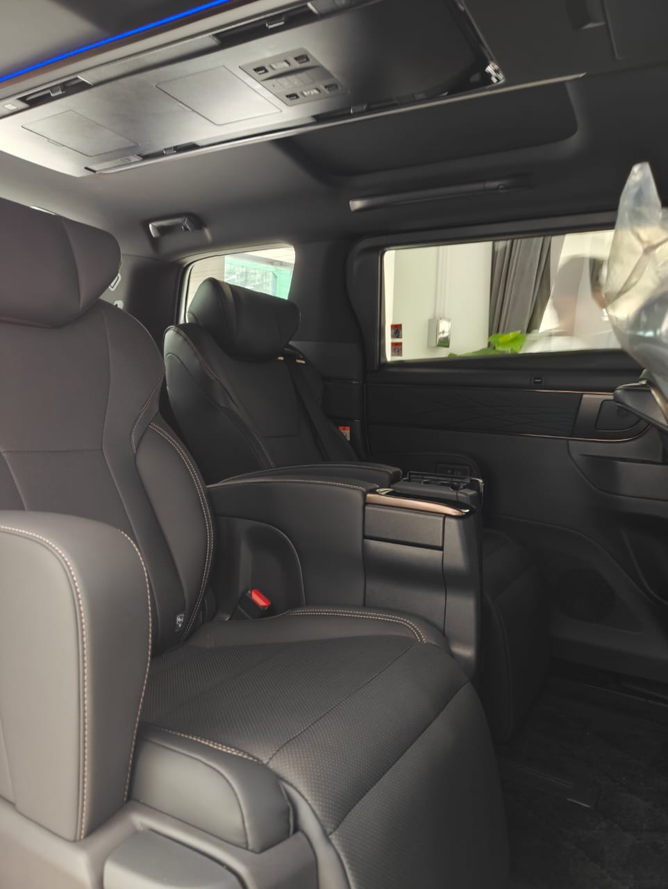 2023 toyota white (6)