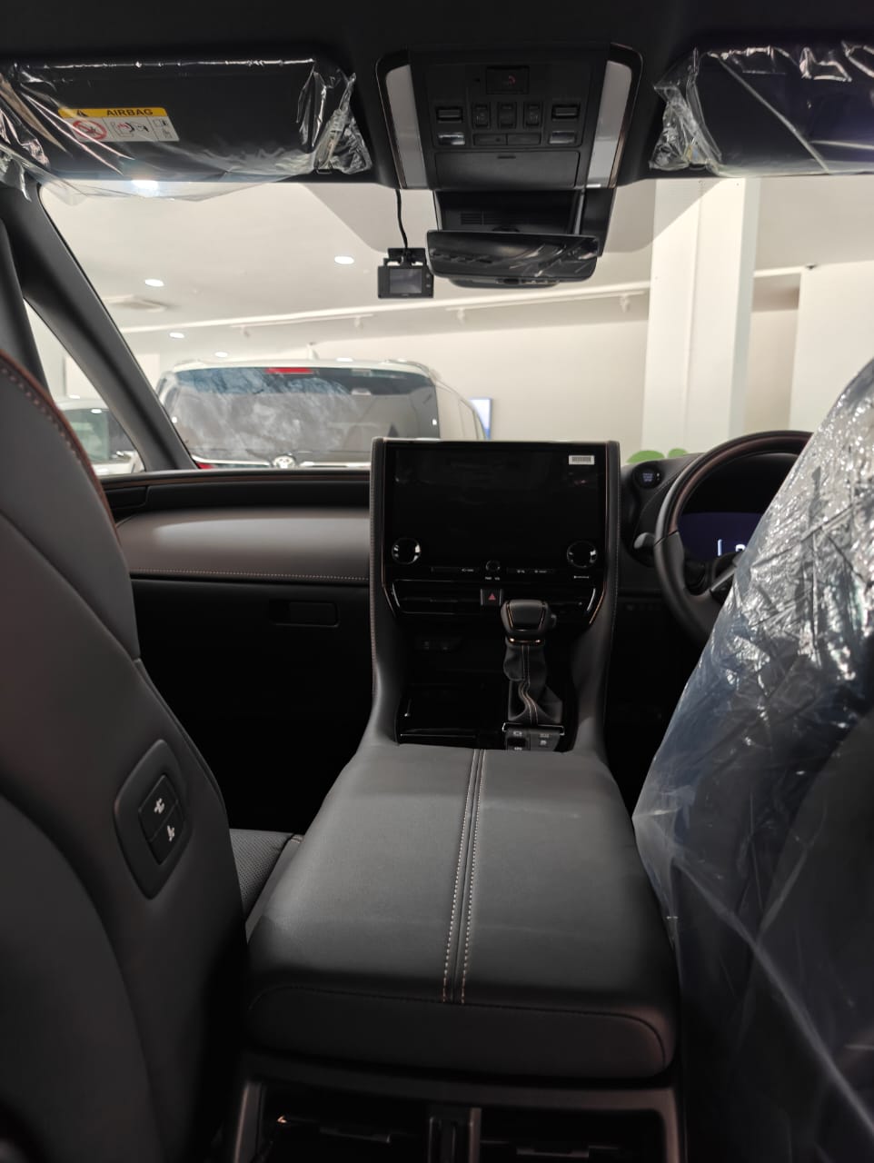 2023 toyota white (8)